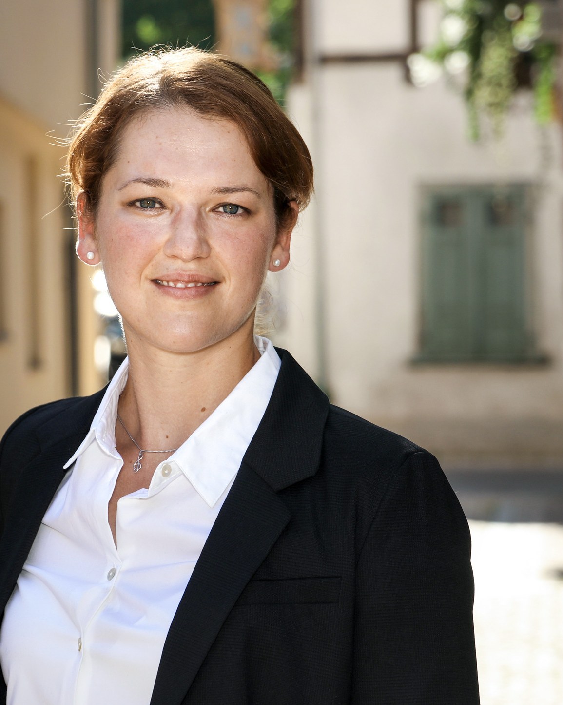 Echtes Bewerbungsfoto – Outdoor-Portrait