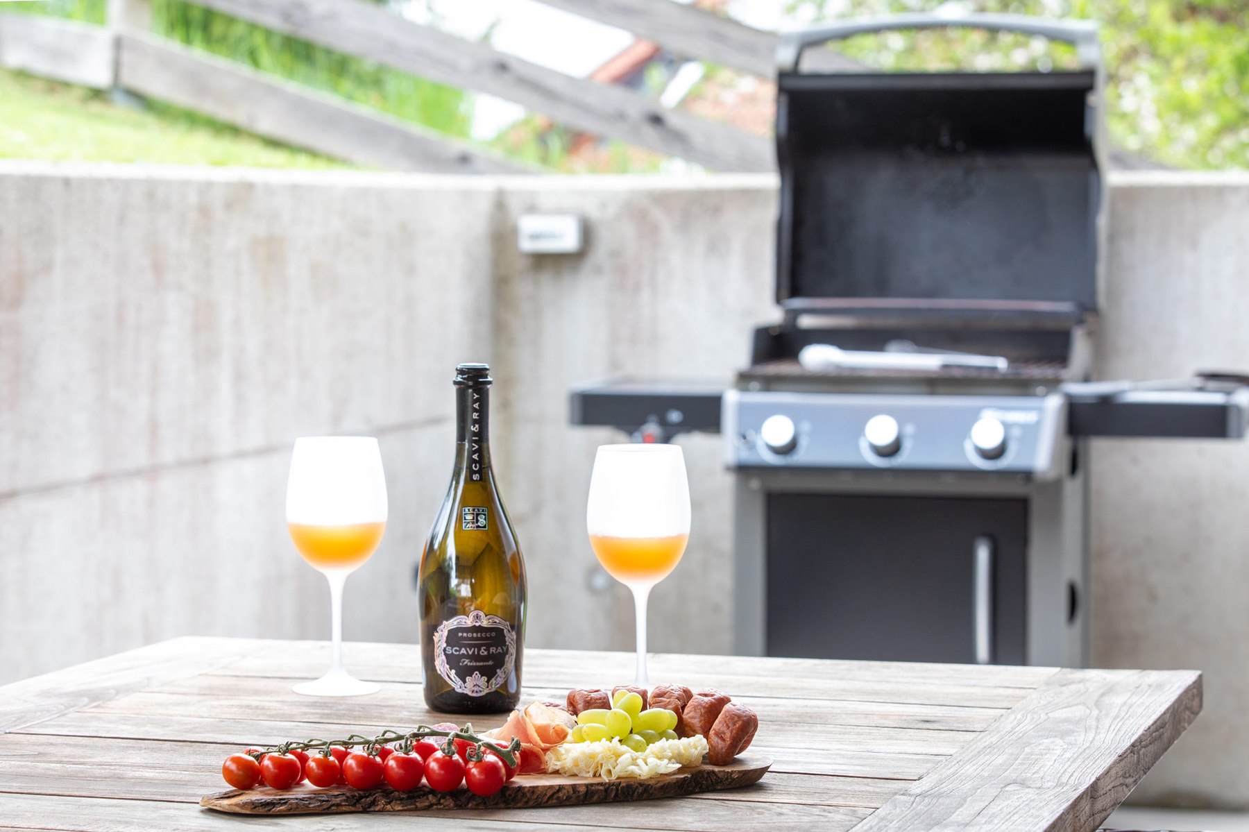 Grillplatte mit Aperitif, Terrasse
