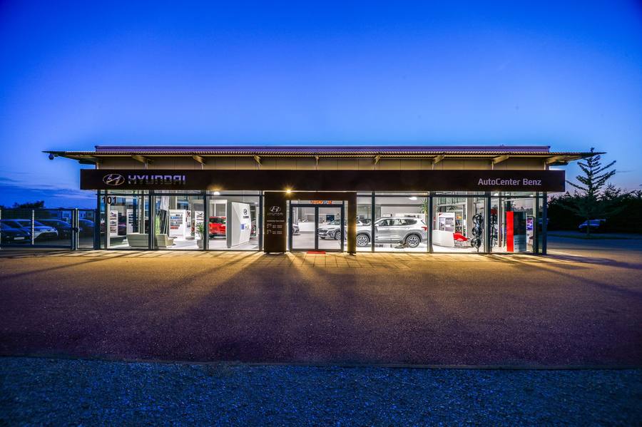 AutoCenter Benz zur blauen Stunde