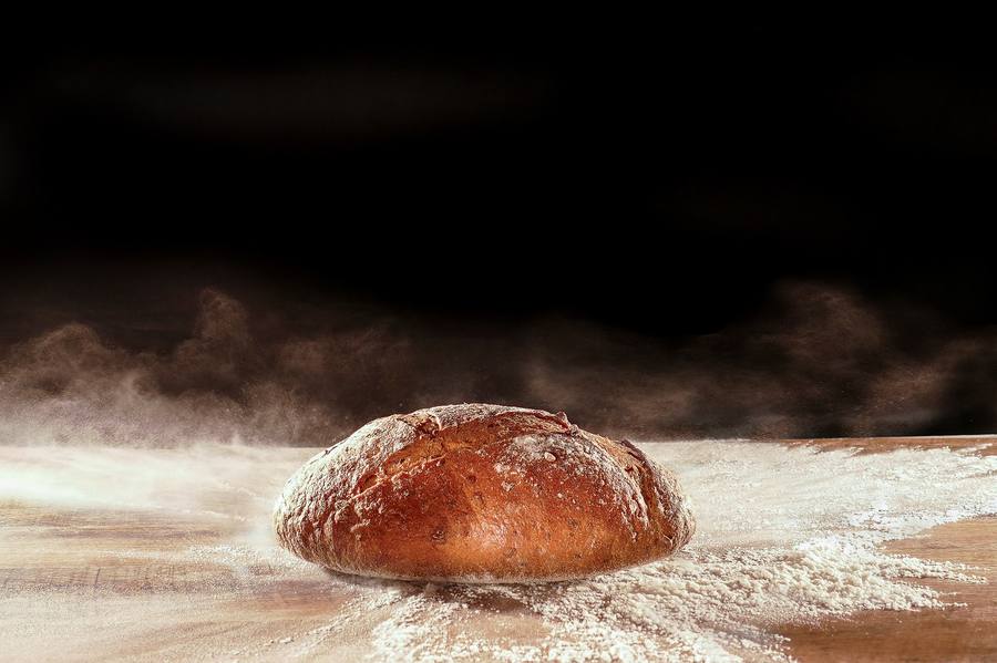 Brot mit Mehlstaub, Foodfotografie